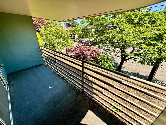 Building Photo - 2145 Dexter Ave N