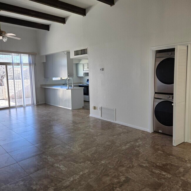 Building Photo - 1305 Rio Rancho Blvd SE