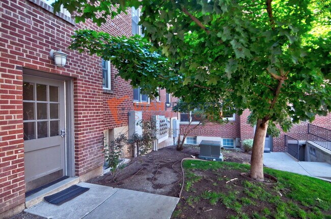 Building Photo - 61 North T Street