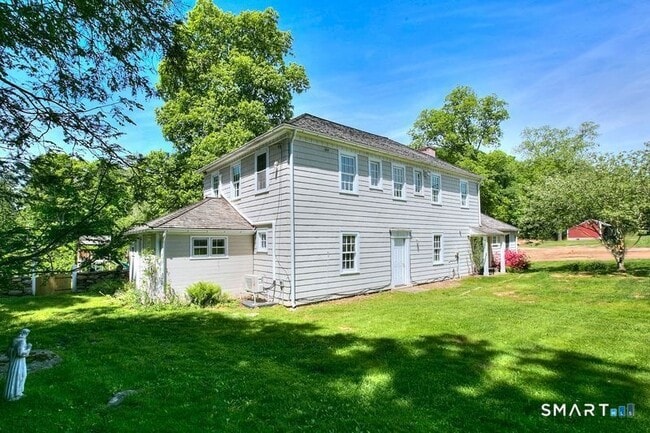 Building Photo - 94 Honey Hill Rd