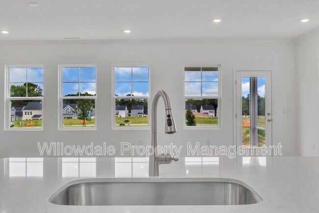 Building Photo - 749 Swim Cave Ln