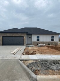 Building Photo - Brand New 4 bed 2 bath 2 Car Garage!