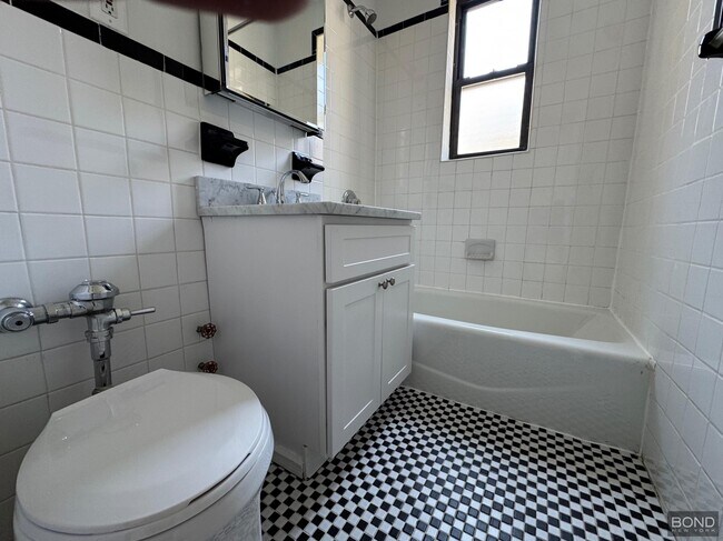 Building Photo - 32-15 35th St