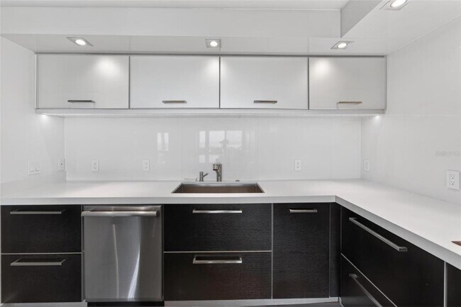 Building Photo - 4450 Gulf Blvd