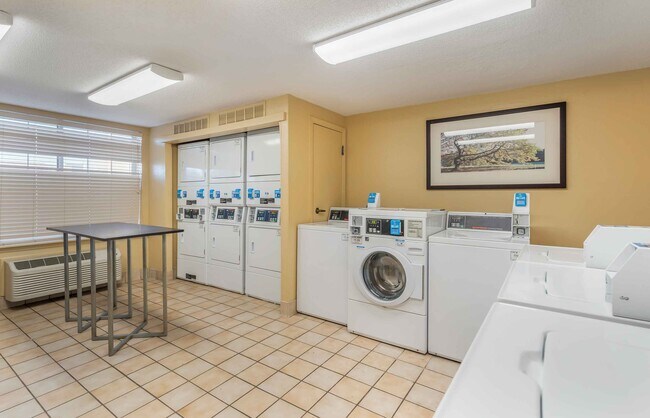 Building Photo - Furnished Studio-Chicago - Lombard - Oak Brook