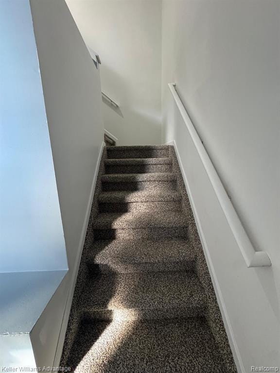 Building Photo - 38478 Lynwood Ct