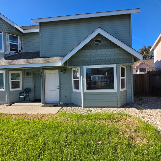 Building Photo - 2179 Beebee St