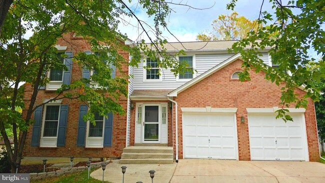 Building Photo - 10 Forest Brook Ct