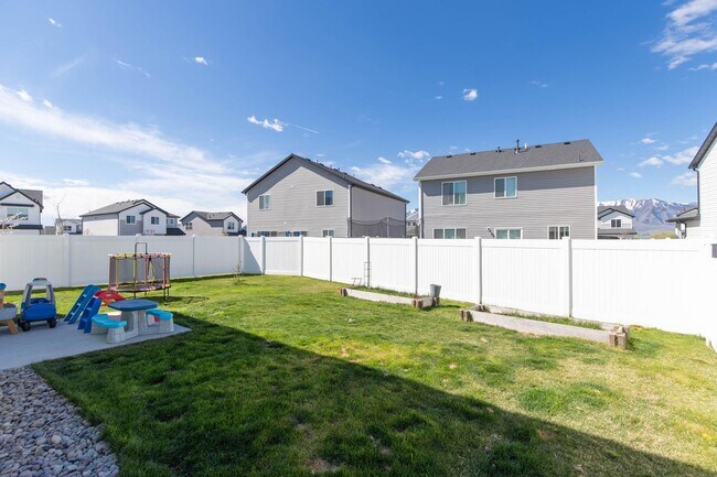 Building Photo - 2007 Redtail Cir