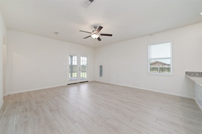 Building Photo - 3000 Iron Woods Dr
