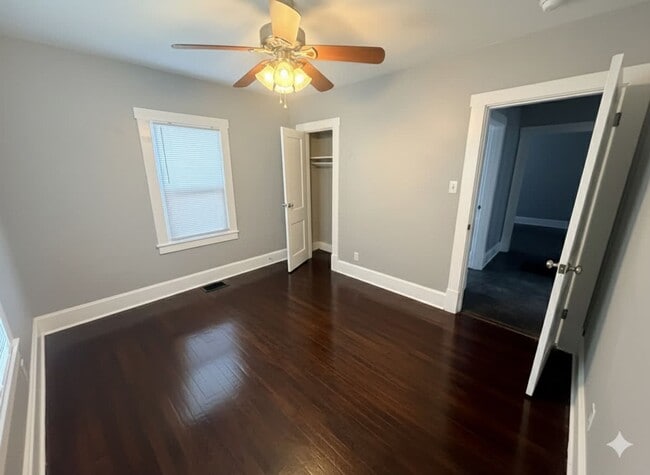 Building Photo - 1422 N Limestone