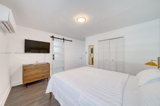 Building Photo - 2741 SW 67th Ave