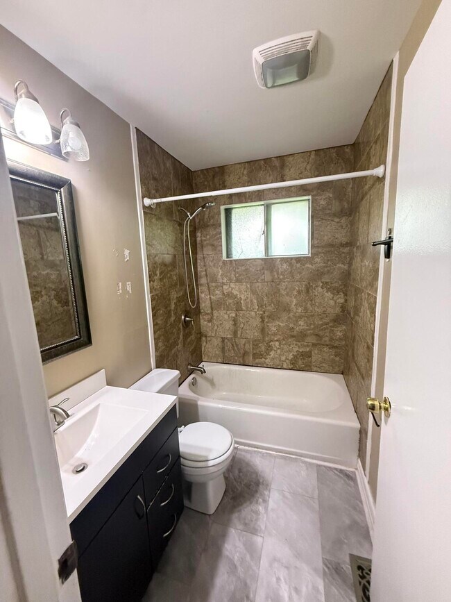 Building Photo - 2017 St Teresa Dr