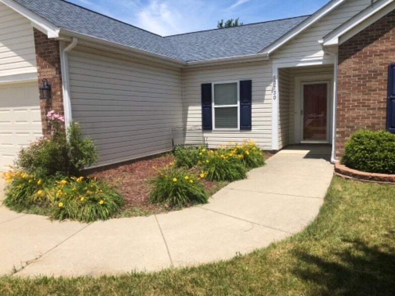 Building Photo - 3730 Tesla Dr