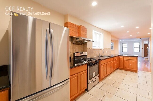 Building Photo - 1532 Christian St