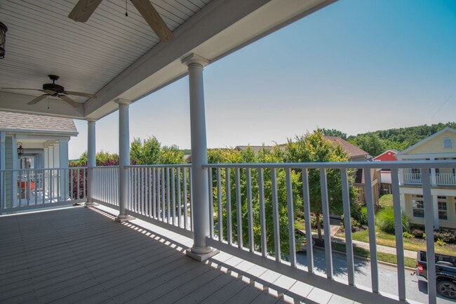 Building Photo - Luxurious Executive Row House in Northeast Fayetteville! Lawn care included!