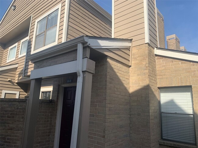 Building Photo - 2710 Grants Lake Blvd