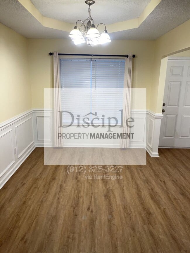 Building Photo - 295 Creekside Cir