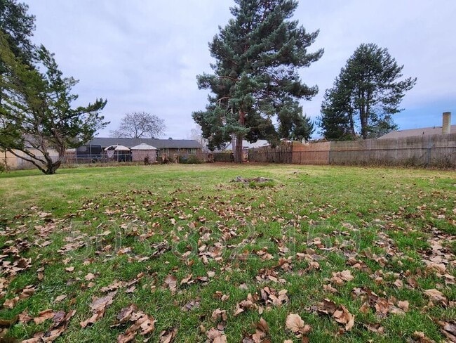 Building Photo - 1829 NE 23rd Ct