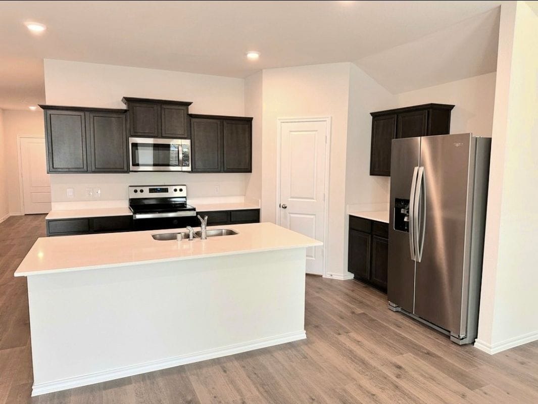 Building Photo - 2330 Hydrangea Dr