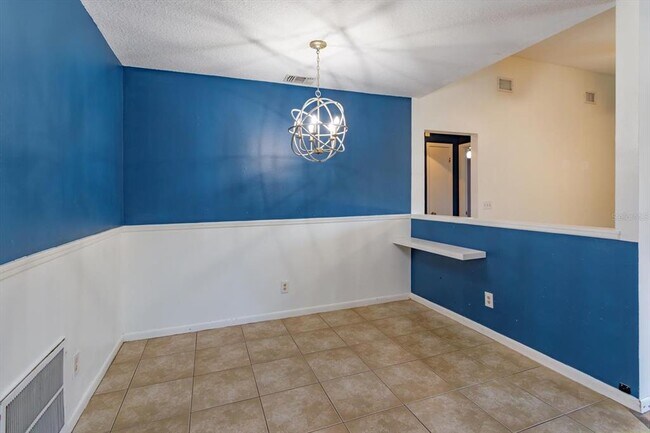 Building Photo - 8437 Alveron Ave