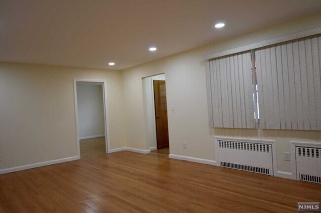 Building Photo - 356 Slocum Way