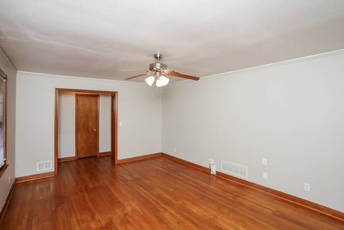 Building Photo - 1532 Romain Dr
