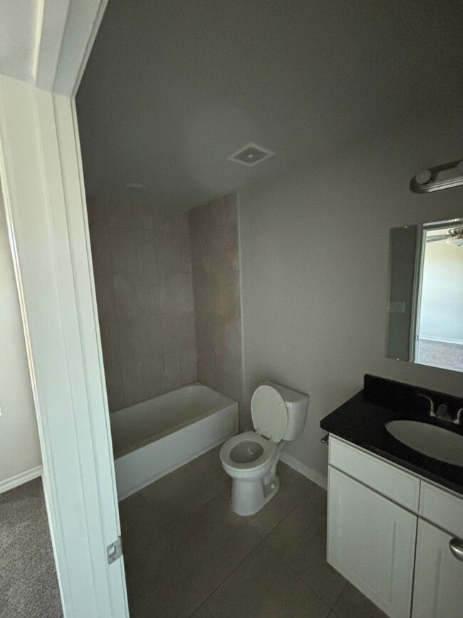 Building Photo - Your Perfect Townhome in NE San Antonio!
