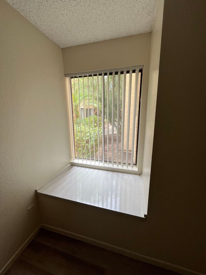 Building Photo - 1201 S McClintock Dr