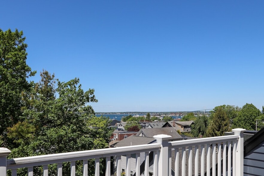 Building Photo - 491 Spring St