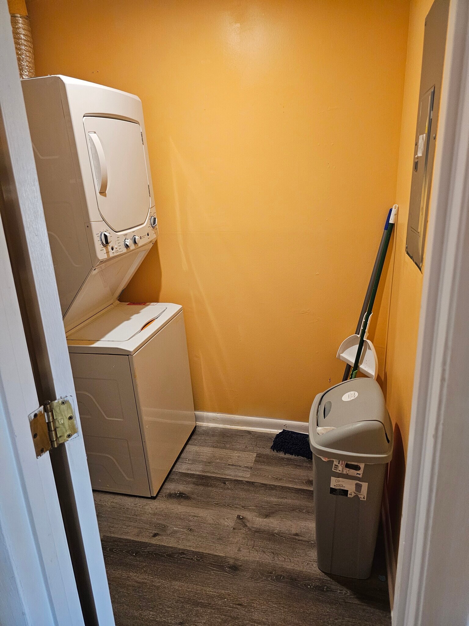 Building Photo - 500 Fairway Village Dr