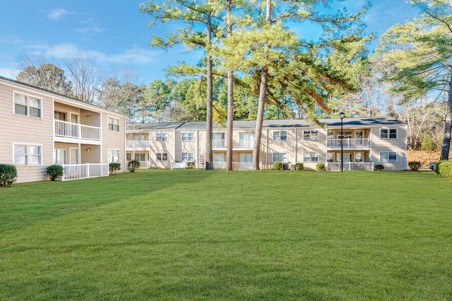 Enclave Crabtree 40014117 Deep Hollow Dr Raleigh NC 27612