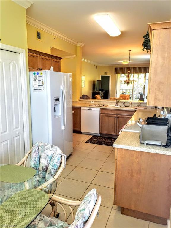 Eat-in Kitchen - 8251 Pathfinder Loop