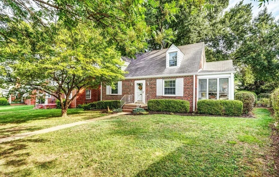 Building Photo - 3500 Rosewood Ave