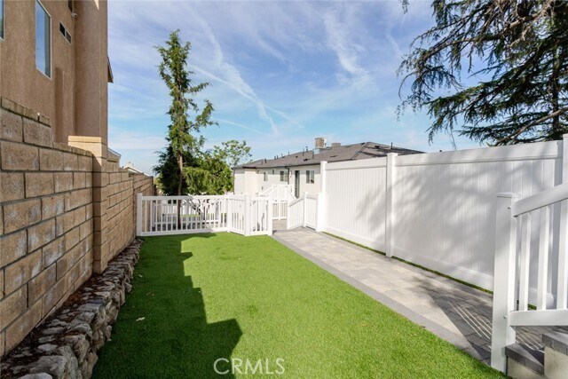 Building Photo - 10423 Pinyon Ave