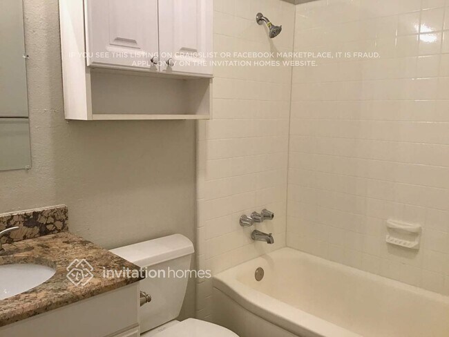 Building Photo - 436 Lexington Ln