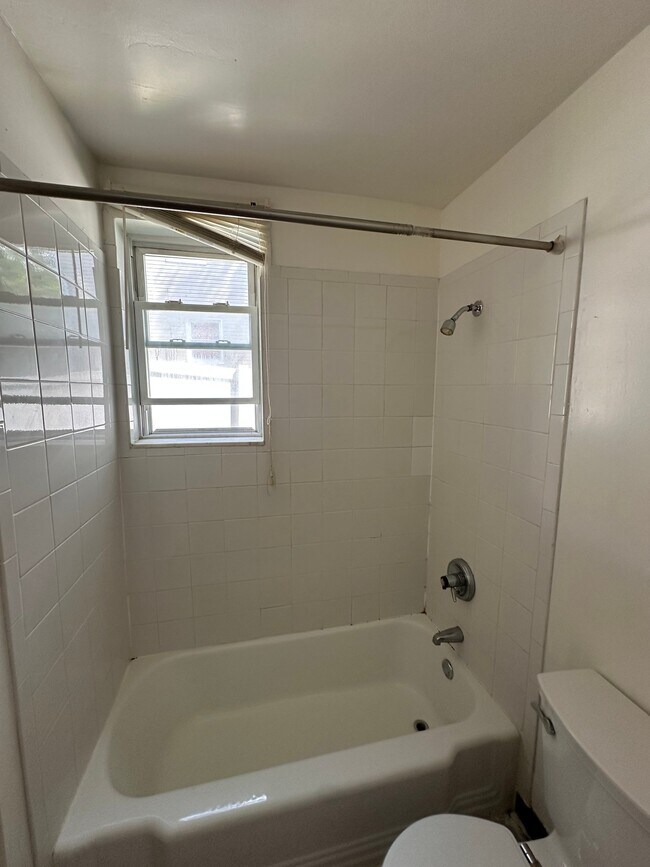 Building Photo - 2116 Stanley Terrace