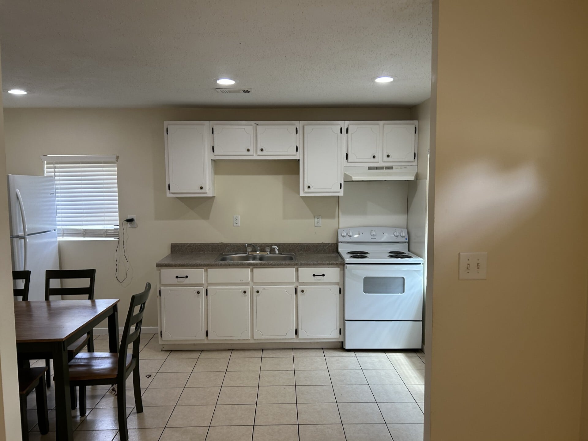Building Photo - 103 Peachtree Ext