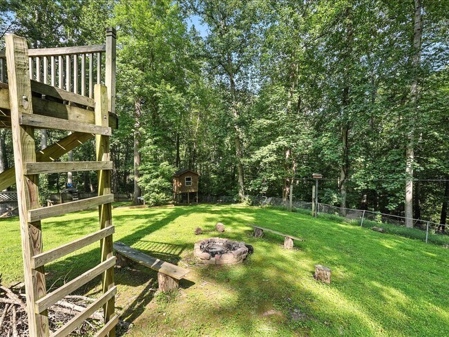 Building Photo - 11109 Ravine Dr