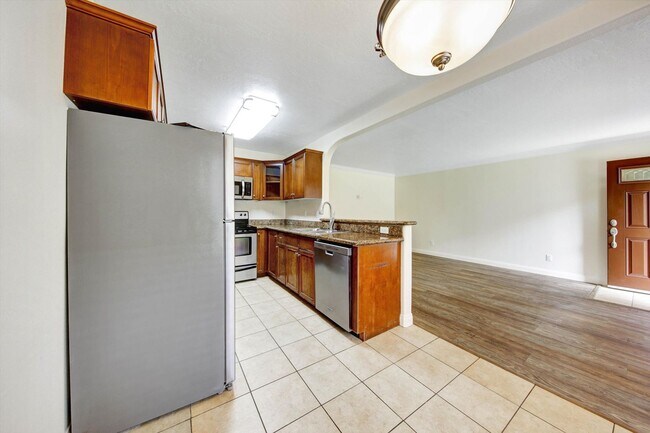 Building Photo - 792 Avocado Ave