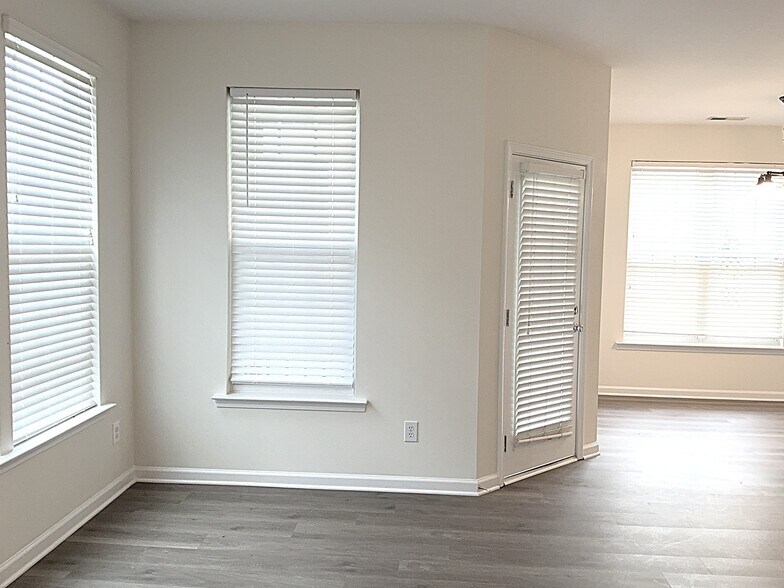 Building Photo - 612 Woodson Dr