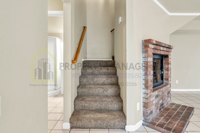 Building Photo - 3 bedroom 2 baths available in a gate community