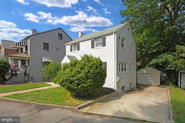 Building Photo - 5522 Blair Rd NE