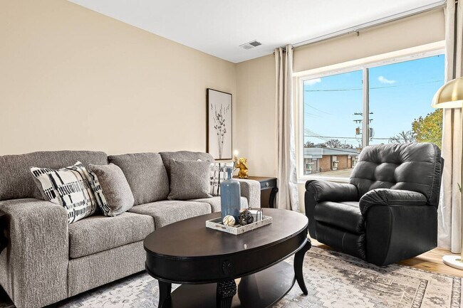 Building Photo - 18340 Mesle St