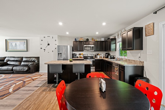 Building Photo - 21012 Baileys Grove Dr