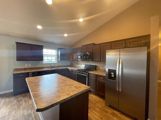 Building Photo - 10880 Mississippi St