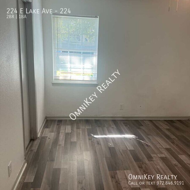 Building Photo - 224 E Lake Ave