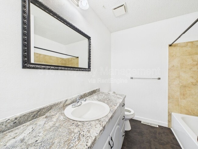 Building Photo - 10514 E 41st Terrace