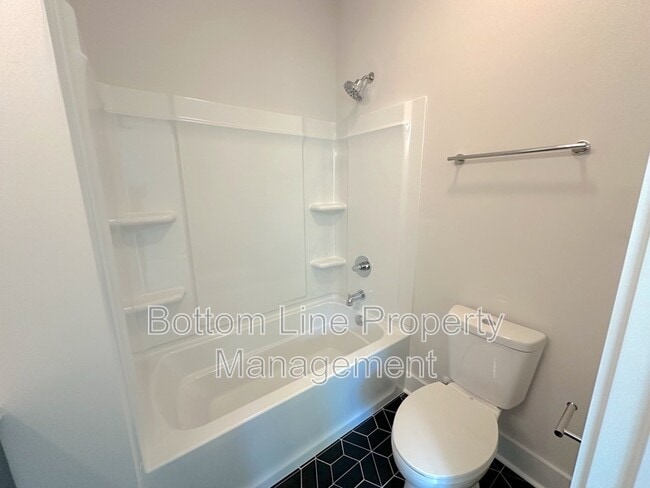 Building Photo - 1360 Briar Creek Rd