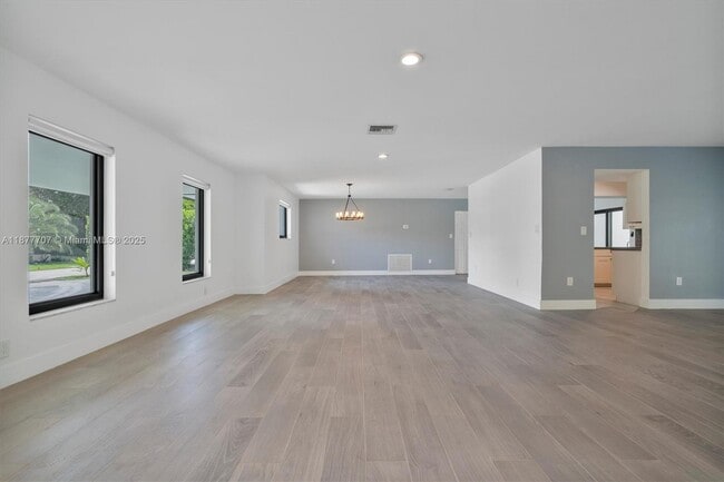 Building Photo - 1245 NE 85th St